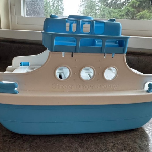 Green Toys brand ferry boat - Picture 1 of 1